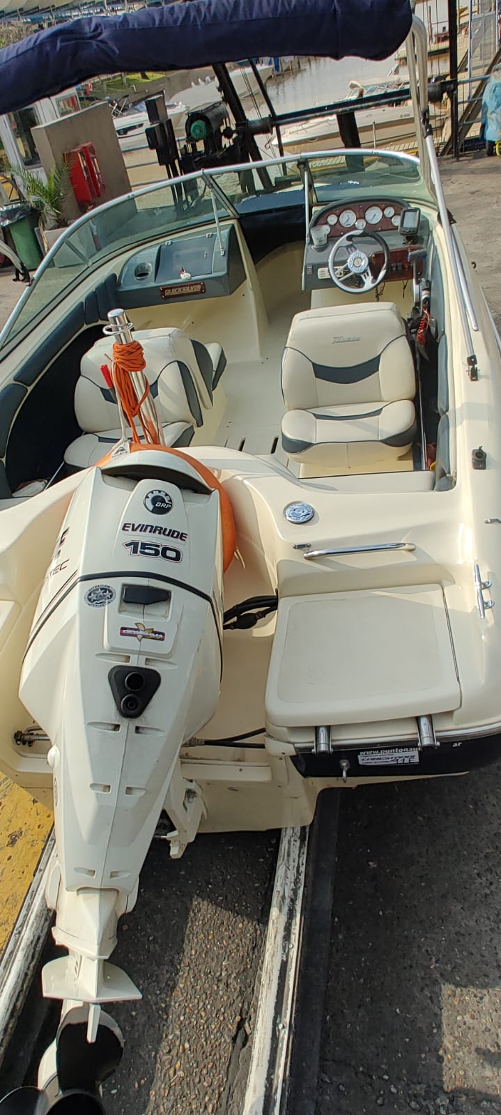 Quiksilver 1800 2011 Evinrude etec 150